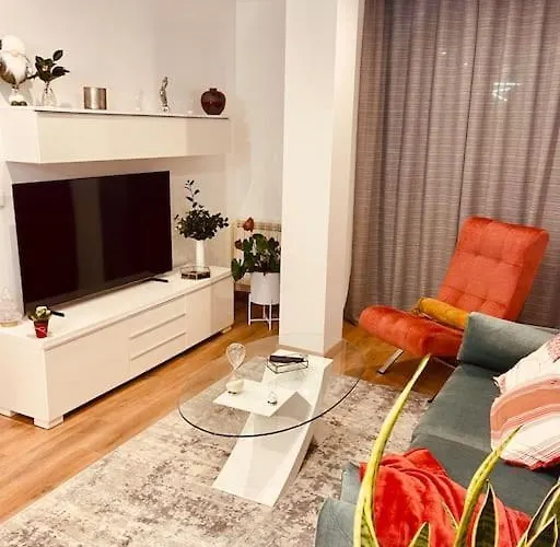 Centrico Y De Diseno Con Parking